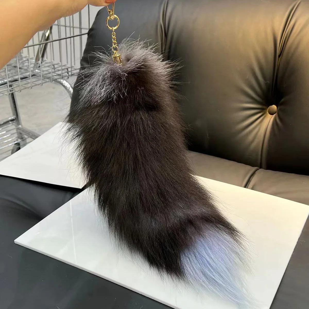 2024 Real Fox Fur Tail Large Long Natural Fur Tail Keychain Pendant Cosplay Tail Cute Wolf Fox Tail Fur Car Keychains for Women