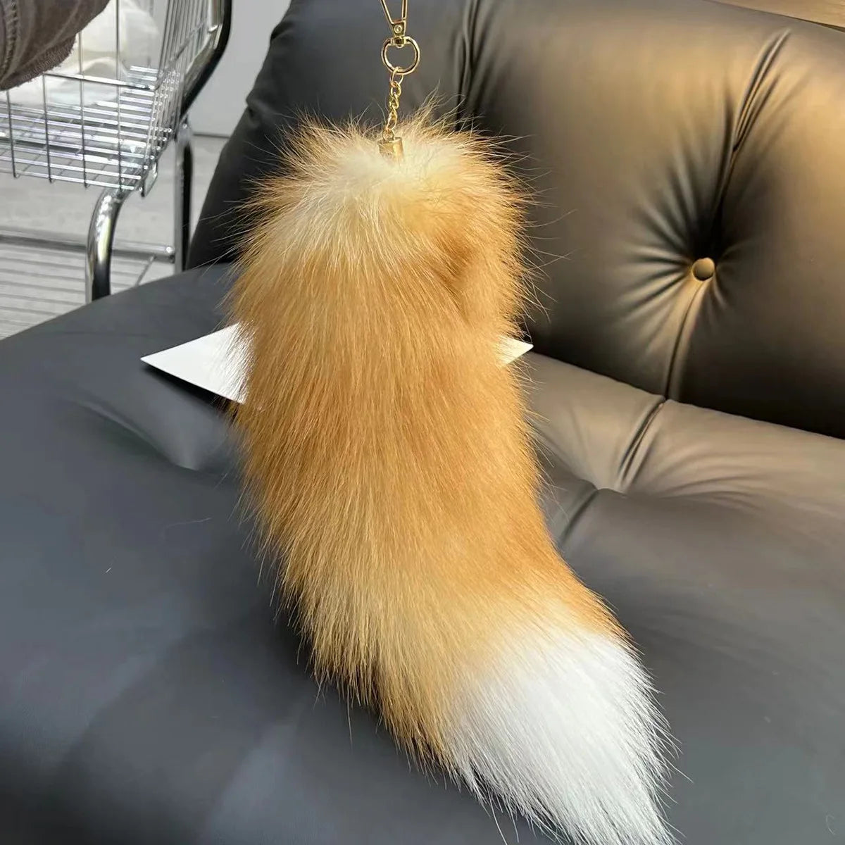 2024 Real Fox Fur Tail Large Long Natural Fur Tail Keychain Pendant Cosplay Tail Cute Wolf Fox Tail Fur Car Keychains for Women