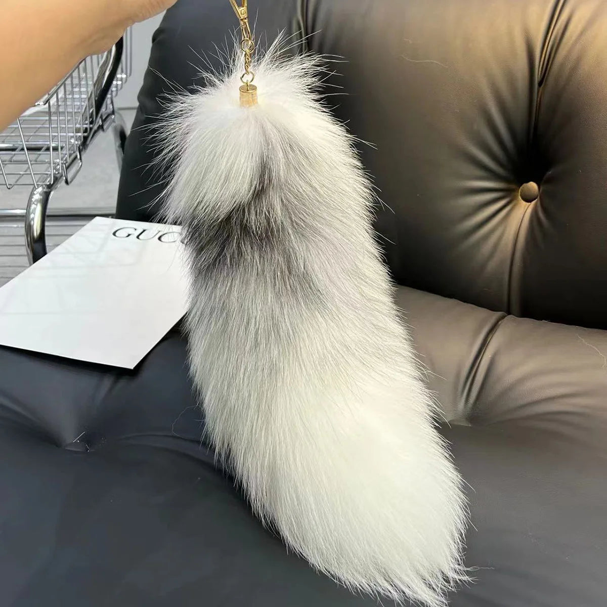 2024 Real Fox Fur Tail Large Long Natural Fur Tail Keychain Pendant Cosplay Tail Cute Wolf Fox Tail Fur Car Keychains for Women