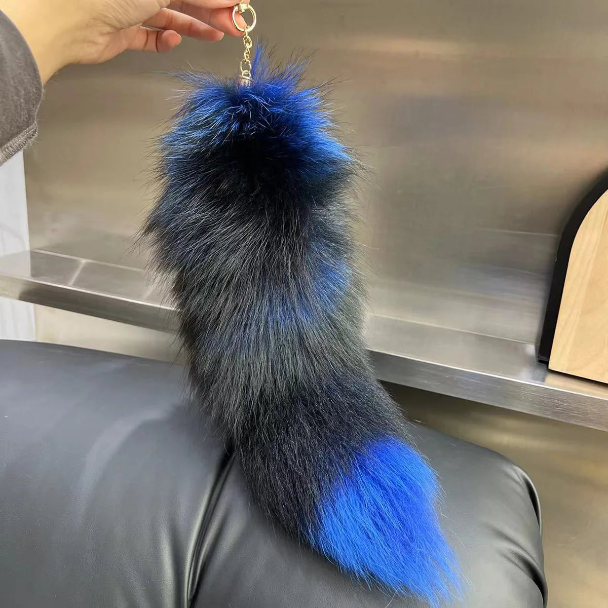 2024 Real Fox Fur Tail Large Long Natural Fur Tail Keychain Pendant Cosplay Tail Cute Wolf Fox Tail Fur Car Keychains for Women